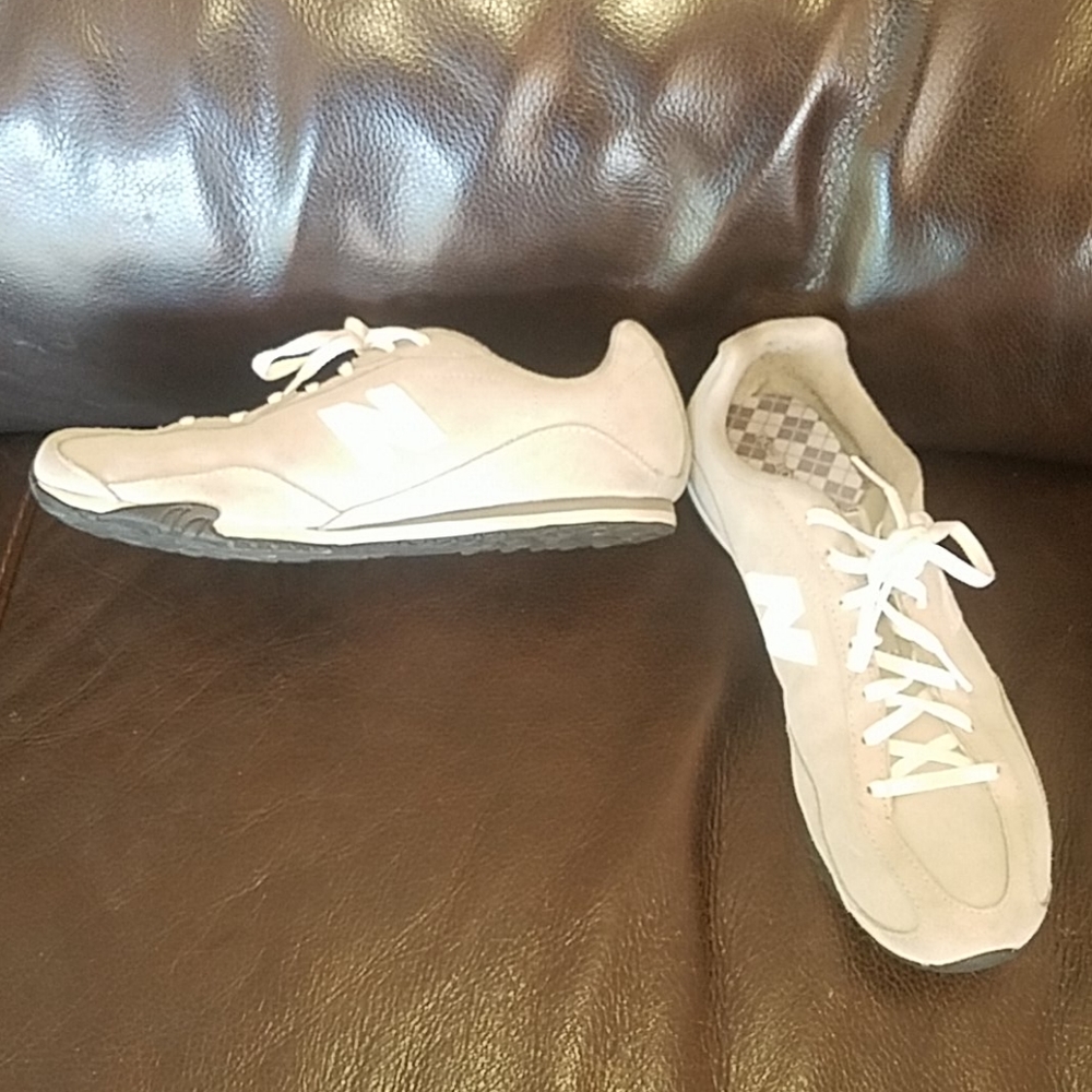 Women’s 9.5 New Balance 422 Grey Suede Sneakers